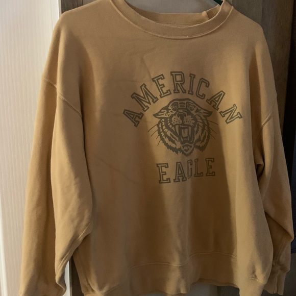 American Eagle Sweaters - American Eagle tan sweatshirt size M Adult
